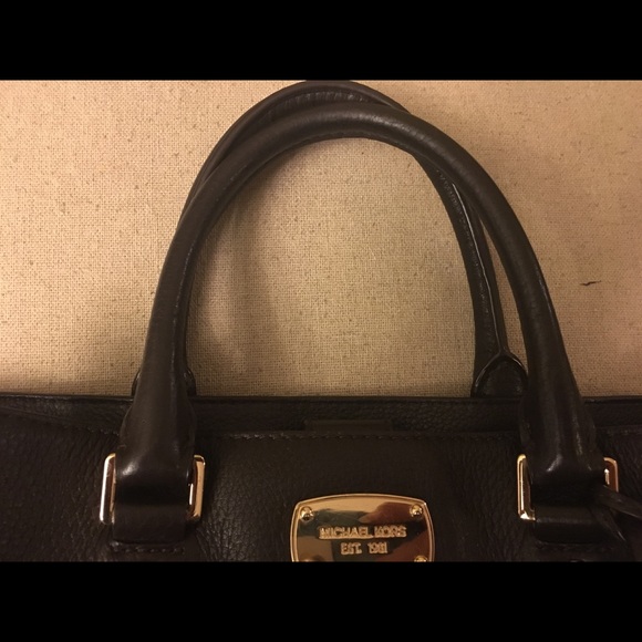 Michael Kors Brown pebble leather. - Picture 3 of 8